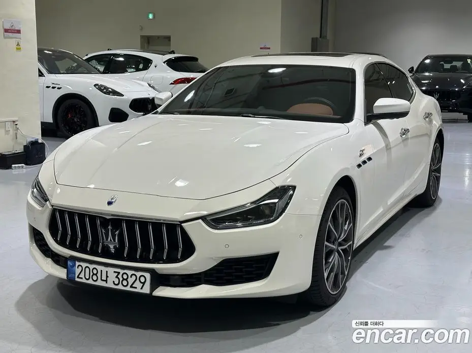 Maserati Ghibli 2023 2.0 автомат (гидро), фото 1 Maserati Ghibli 2023 2.0 автомат (гидро), фото 1
