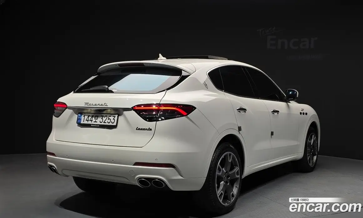 Maserati Levante 2022 2.0 автомат (гидро), фото 2 Maserati Levante 2022 2.0 автомат (гидро), фото 2