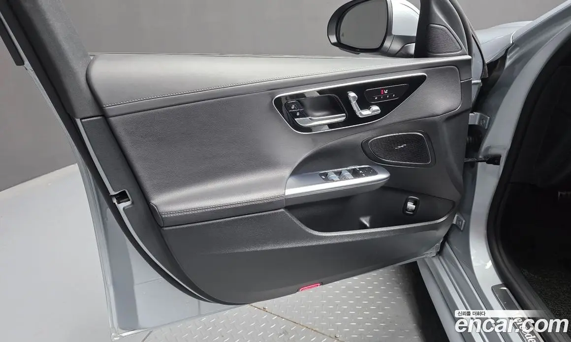 Mercedes-Benz C-Class 2023 2.0 гидро, фото 14