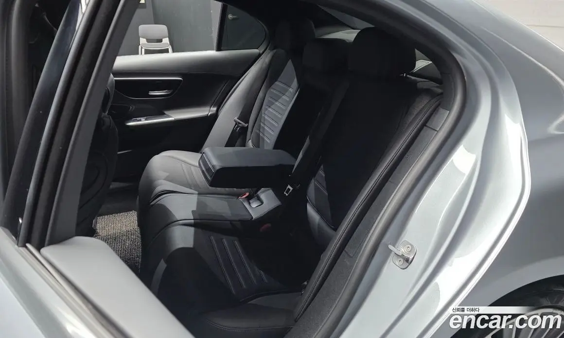 Mercedes-Benz C-Class 2023 2.0 гидро, фото 18