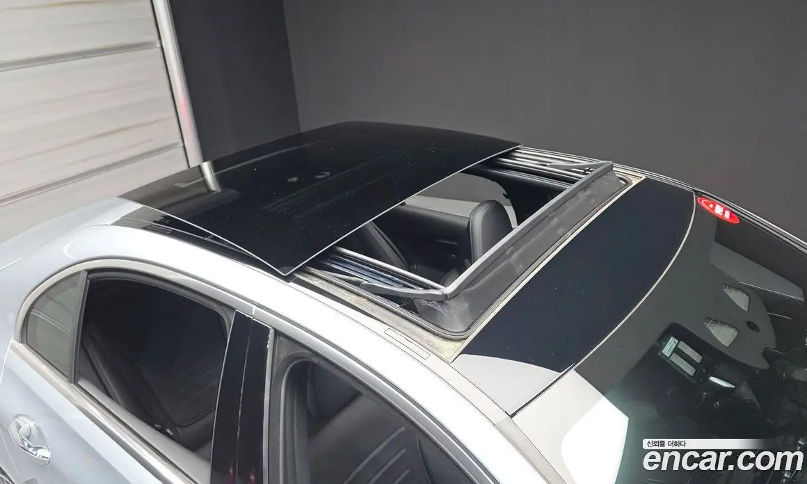 Mercedes-Benz C-Class 2023 2.0 гидро, фото 28