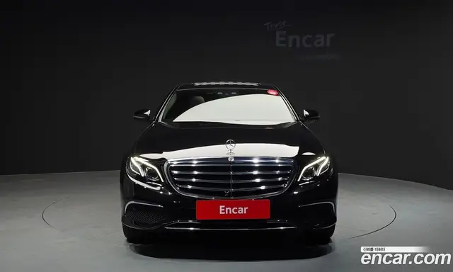 Mercedes-Benz E-Class 2018 2.0 автомат (гидро), миниатюра 3