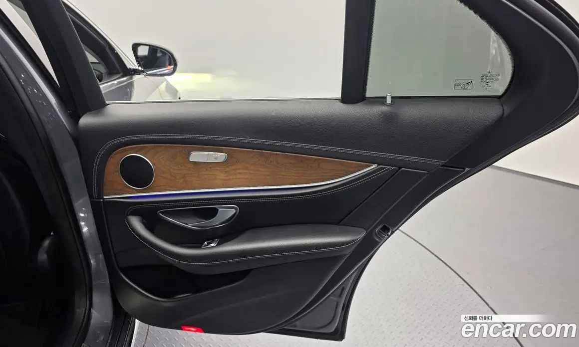 Mercedes-Benz E-Class 2018 1.9 гидро, фото 15 Mercedes-Benz E-Class 2018 1.9 гидро, фото 15