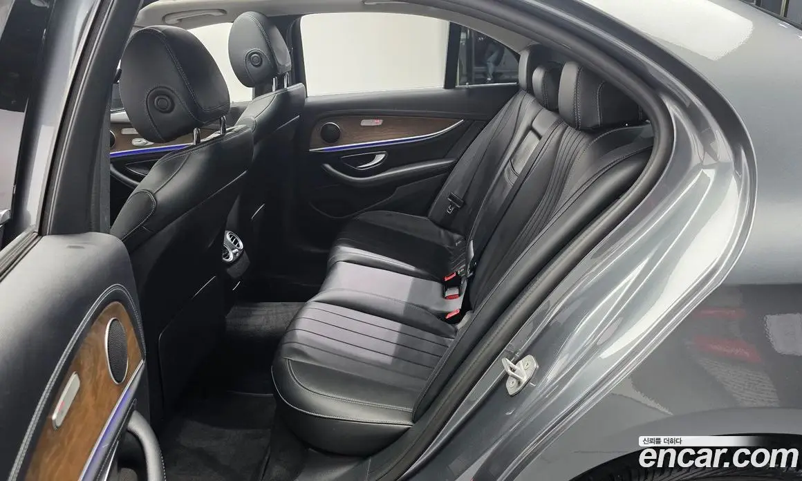 Mercedes-Benz E-Class 2018 1.9 гидро, фото 16 Mercedes-Benz E-Class 2018 1.9 гидро, фото 16