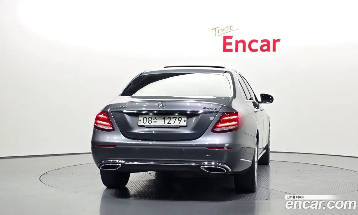 Mercedes-Benz E-Class 2018 1.9 гидро, фото 4 Mercedes-Benz E-Class 2018 1.9 гидро, фото 4