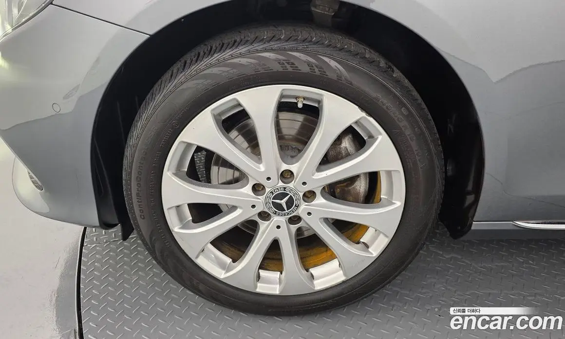 Mercedes-Benz E-Class 2018 1.9 гидро, фото 5 Mercedes-Benz E-Class 2018 1.9 гидро, фото 5