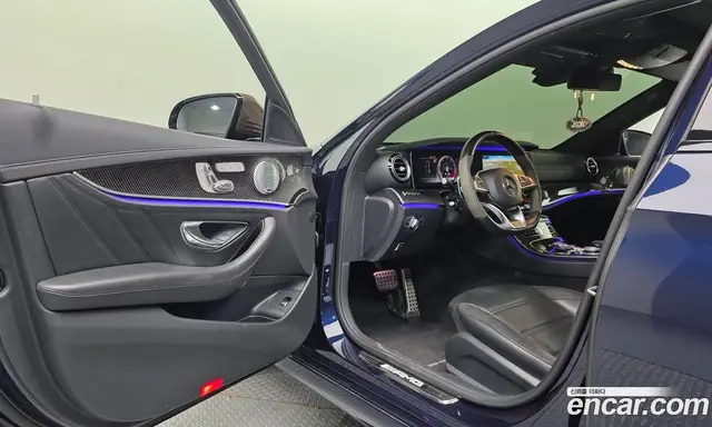 Mercedes-Benz E-Class 2018 4.0 автомат (гидро), миниатюра 10