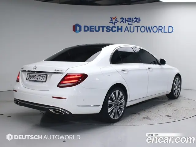 Mercedes-Benz E-Class 2019 3.0 гидро, миниатюра 2