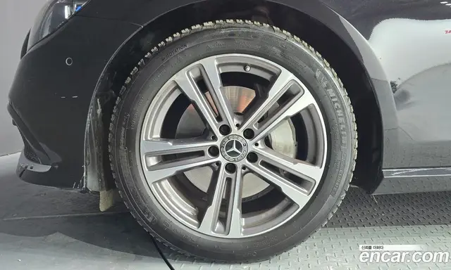 Mercedes-Benz E-Class 2022 2.0 гидро, миниатюра 5 Mercedes-Benz E-Class 2022 2.0 гидро, миниатюра 5