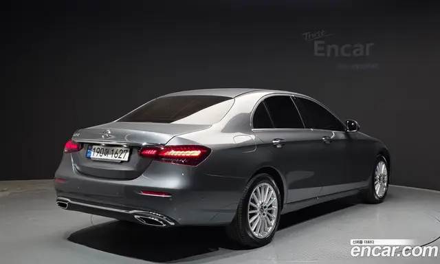 Mercedes-Benz E-Class 2022 2.0 гидро, миниатюра 2