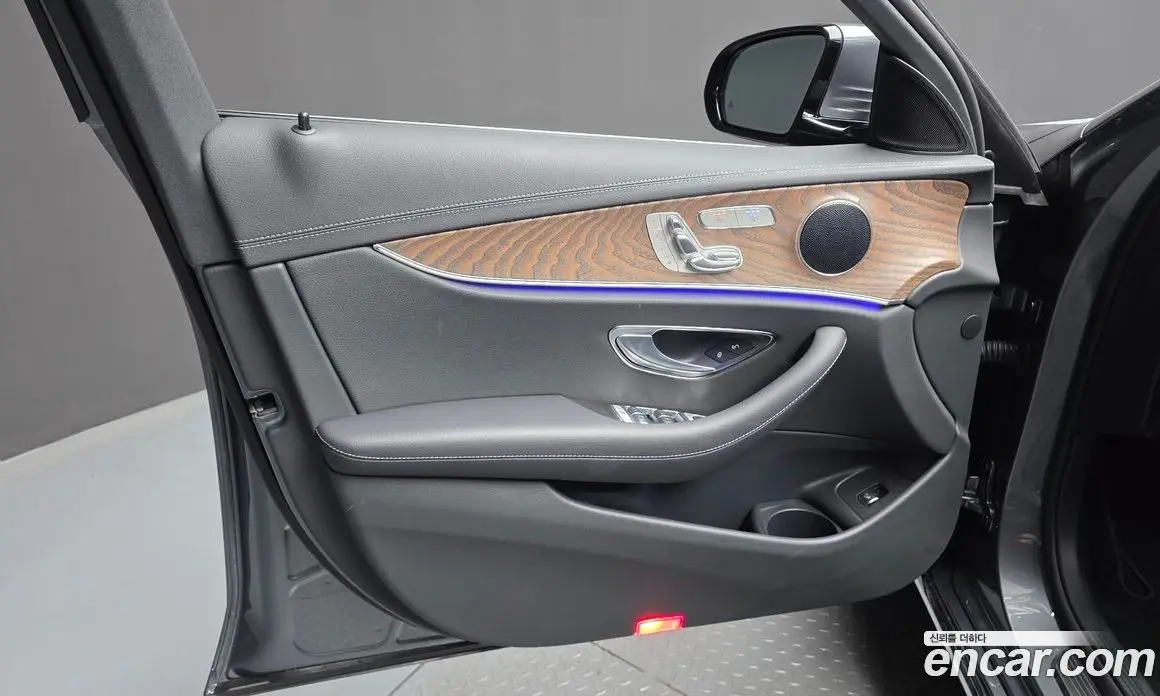Mercedes-Benz E-Class 2022 2.0 гидро, фото 14