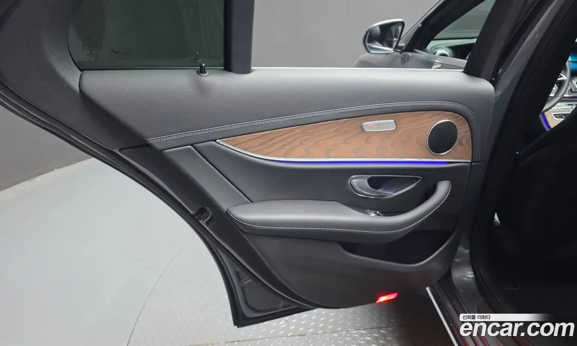 Mercedes-Benz E-Class 2022 2.0 гидро, фото 15