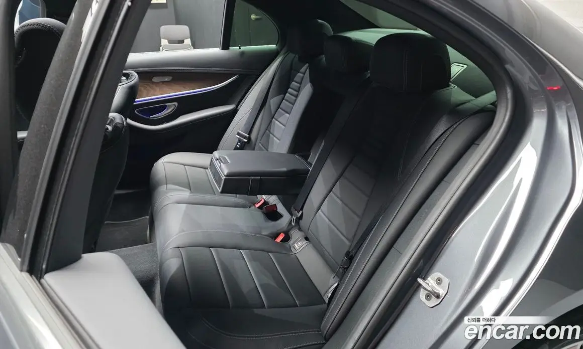 Mercedes-Benz E-Class 2022 2.0 гидро, фото 18