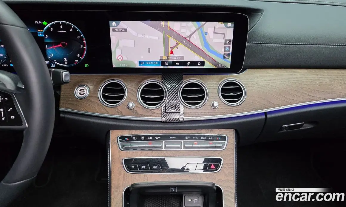Mercedes-Benz E-Class 2022 2.0 гидро, фото 19