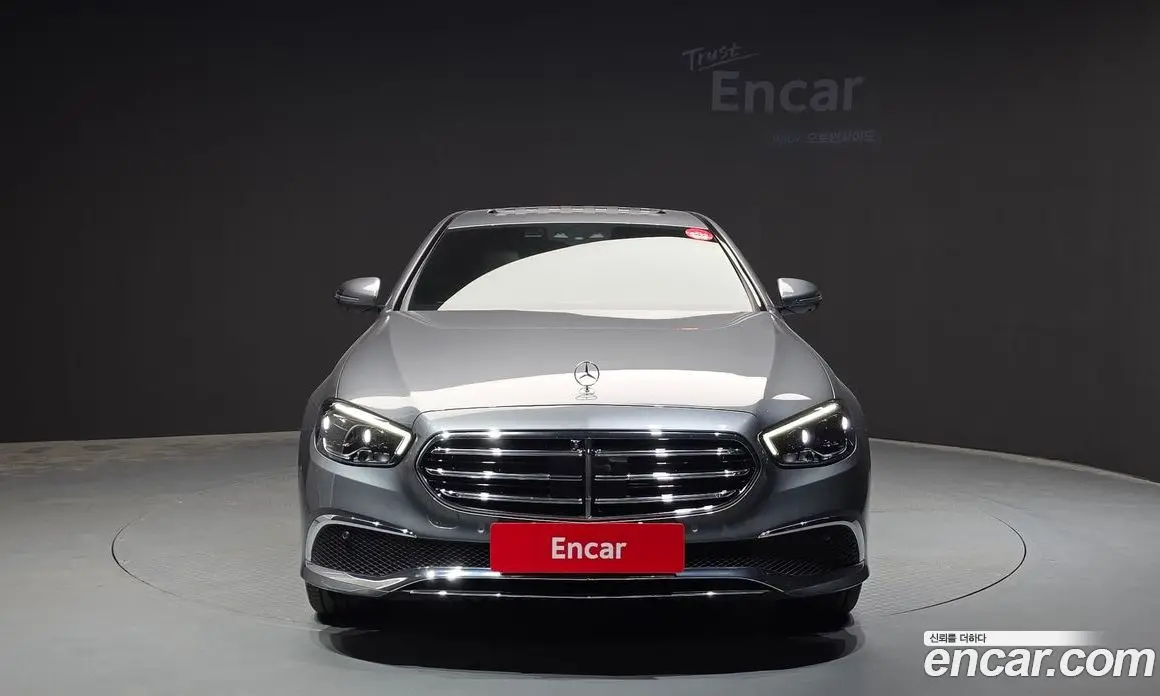 Mercedes-Benz E-Class 2022 2.0 гидро, фото 3