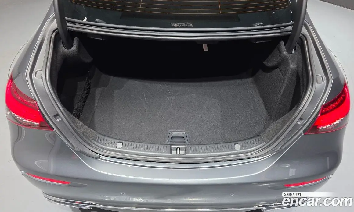 Mercedes-Benz E-Class 2022 2.0 гидро, фото 24