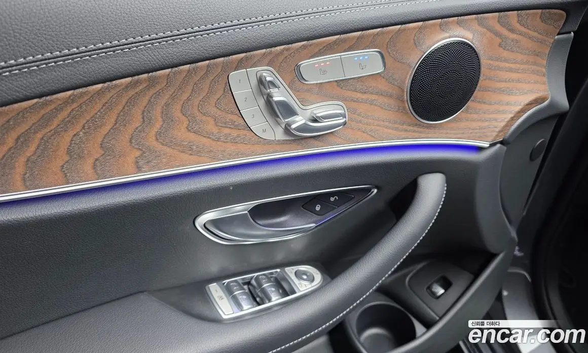 Mercedes-Benz E-Class 2022 2.0 гидро, фото 25