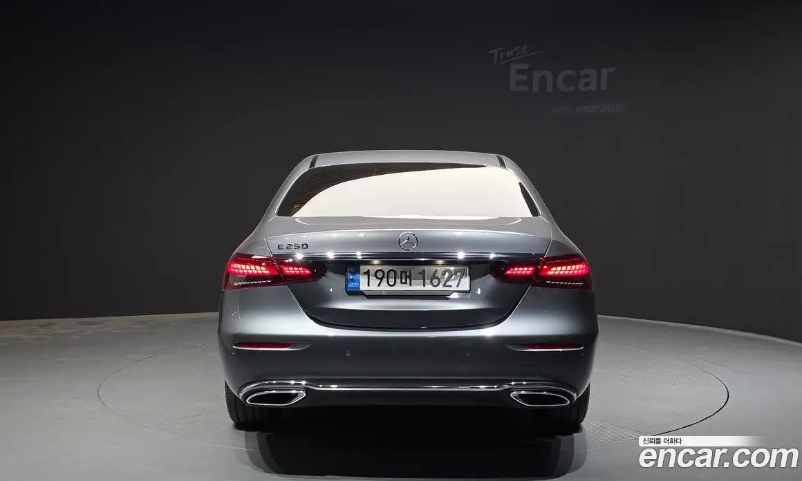 Mercedes-Benz E-Class 2022 2.0 гидро, фото 4