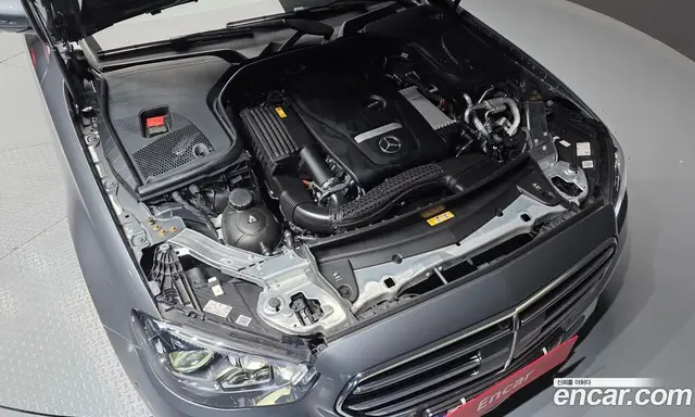 Mercedes-Benz E-Class 2022 2.0 гидро, миниатюра 6