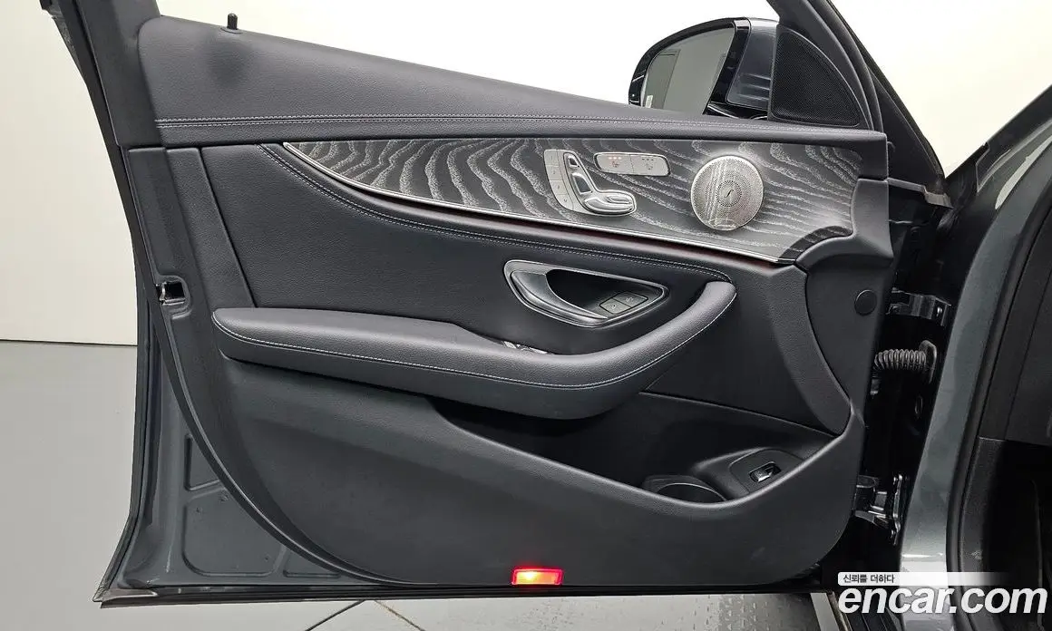 Mercedes-Benz E-Class 2022 2.0 гидро, фото 14