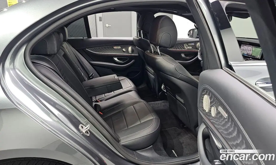 Mercedes-Benz E-Class 2022 2.0 гидро, фото 17