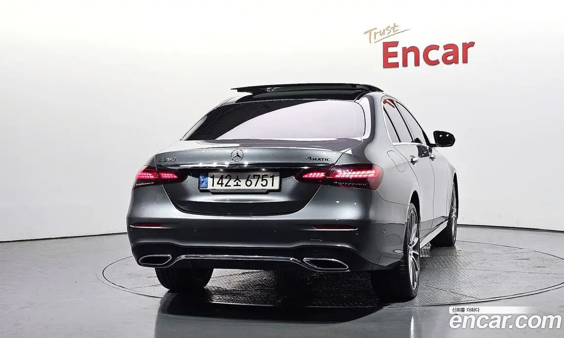 Mercedes-Benz E-Class 2022 2.0 гидро, фото 4