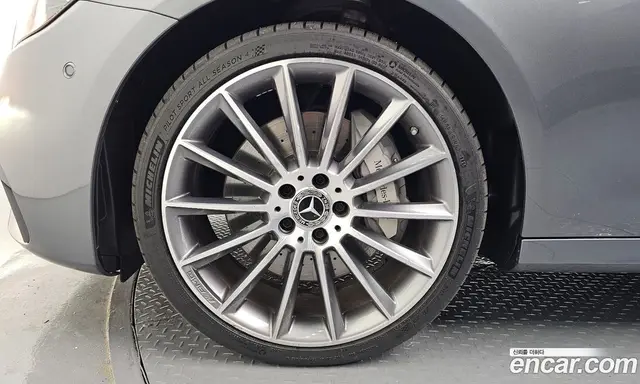 Mercedes-Benz E-Class 2022 2.0 гидро, миниатюра 5