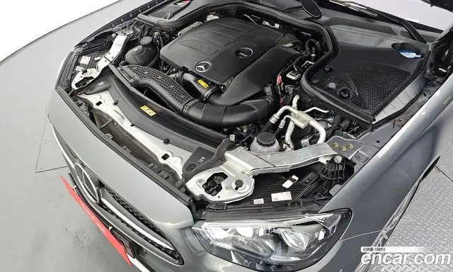 Mercedes-Benz E-Class 2022 2.0 гидро, миниатюра 6