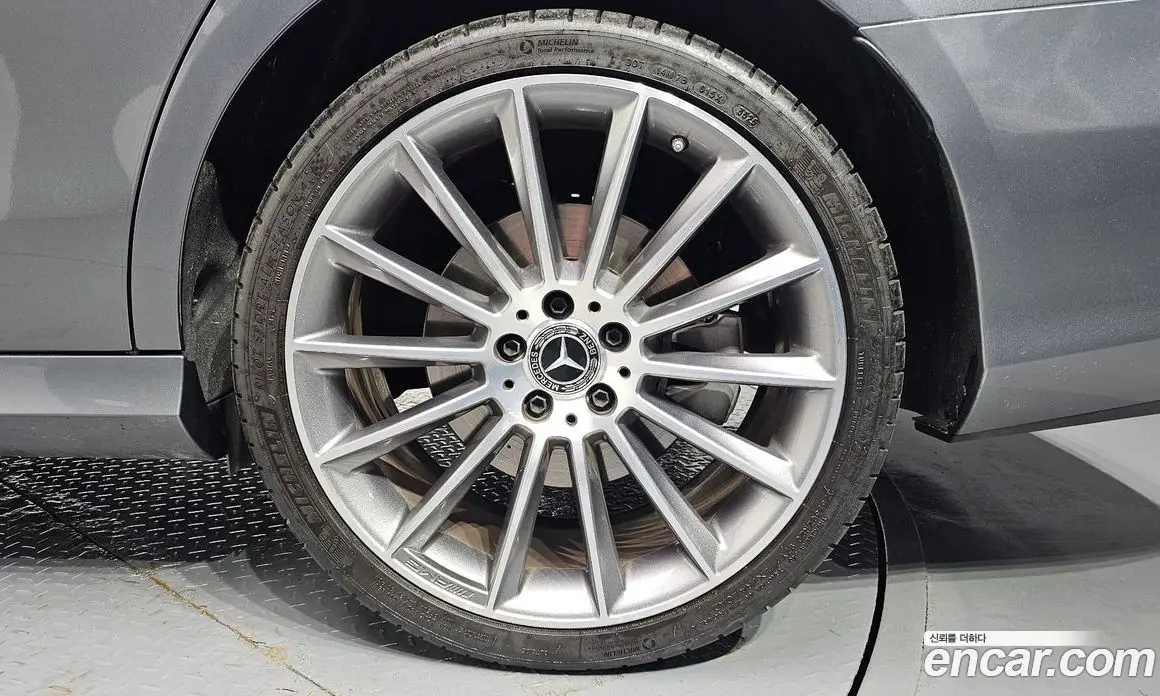 Mercedes-Benz E-Class 2022 2.0 гидро, фото 7