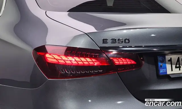 Mercedes-Benz E-Class 2022 2.0 гидро, миниатюра 9