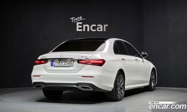 Mercedes-Benz E-Class 2023 1.9 автомат (гидро), миниатюра 2