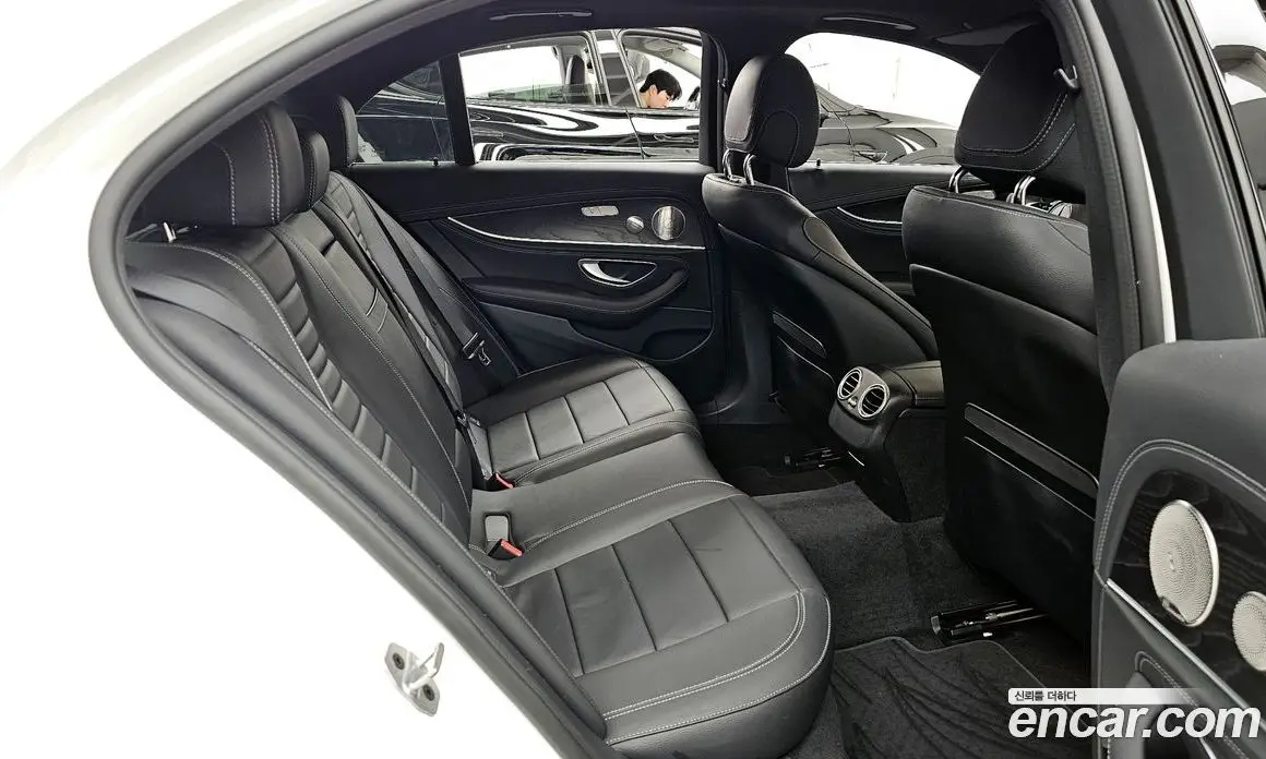 Mercedes-Benz E-Class 2023 1.9 автомат (гидро), фото 12
