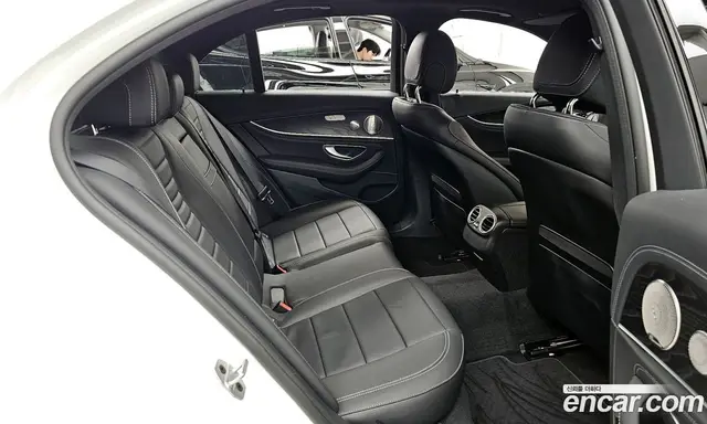Mercedes-Benz E-Class 2023 1.9 автомат (гидро), миниатюра 12
