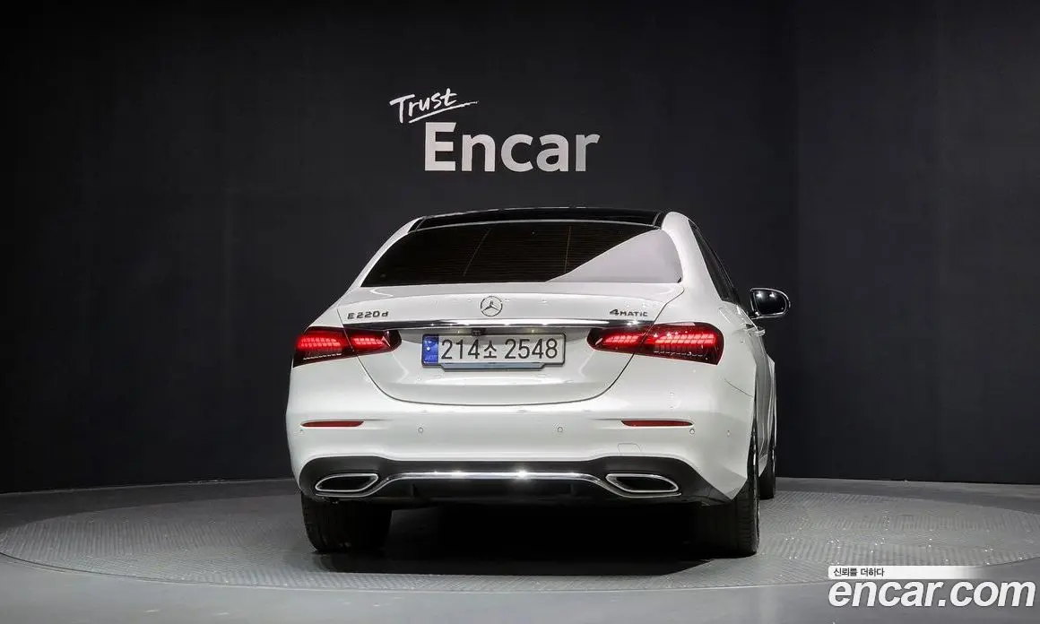 Mercedes-Benz E-Class 2023 1.9 автомат (гидро), фото 4