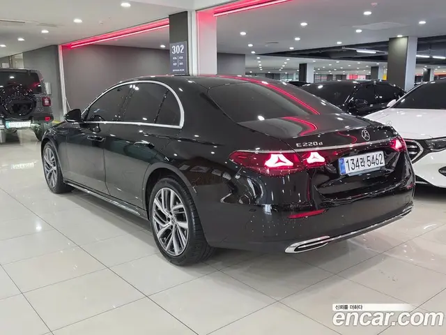 Mercedes-Benz E-Class 2025 2.0 гидро, миниатюра 2