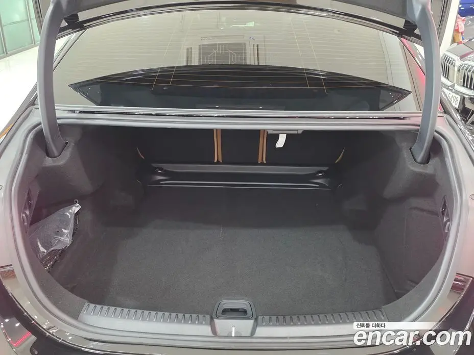 Mercedes-Benz E-Class 2025 2.0 гидро, фото 19
