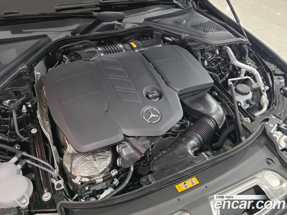Mercedes-Benz E-Class 2025 2.0 гидро, фото 6