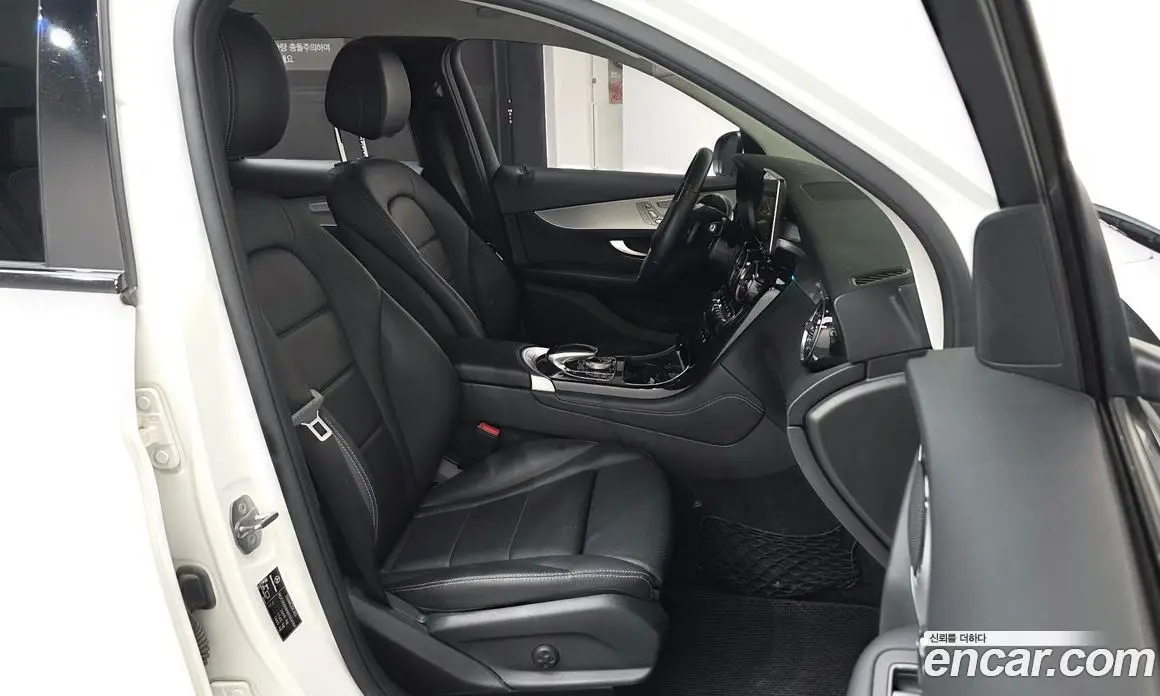 Mercedes-Benz GLC-Class 2018 2.0 гидро, фото 16 Mercedes-Benz GLC-Class 2018 2.0 гидро, фото 16