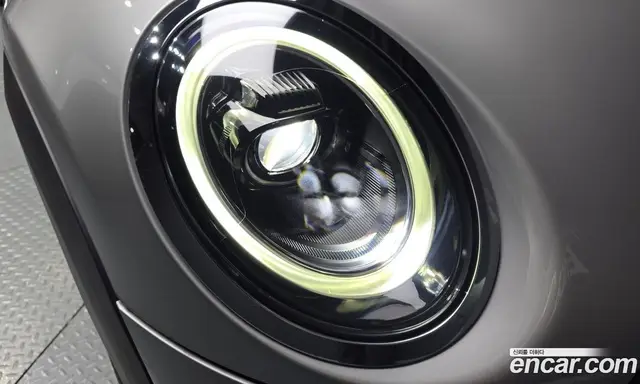 Mini Cooper 2024 1.5 автомат (гидро), миниатюра 7
