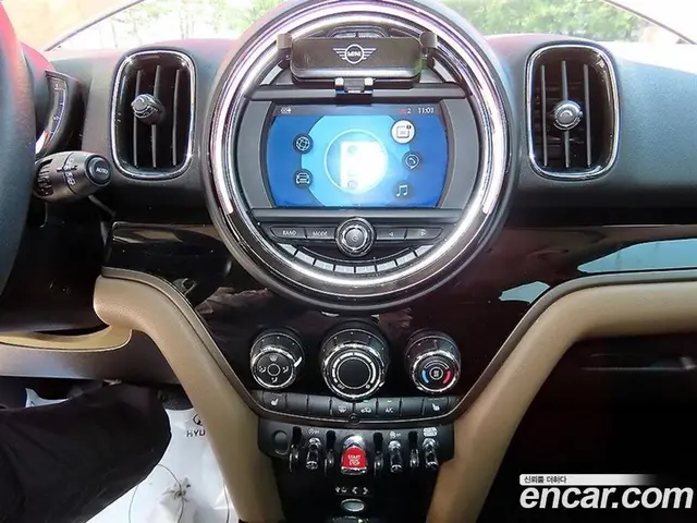 Mini Countryman 2018 2.0 автомат (гидро), миниатюра 12