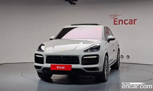 Porsche Cayenne 2023 3.0 автомат (гидро), миниатюра 2