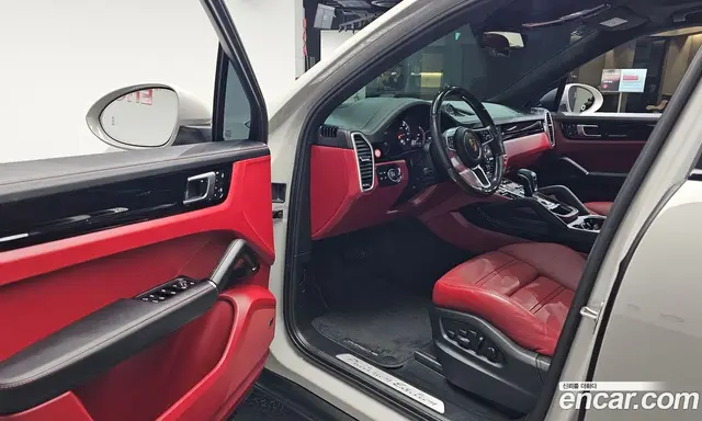 Porsche Cayenne 2023 3.0 автомат (гидро), миниатюра 12