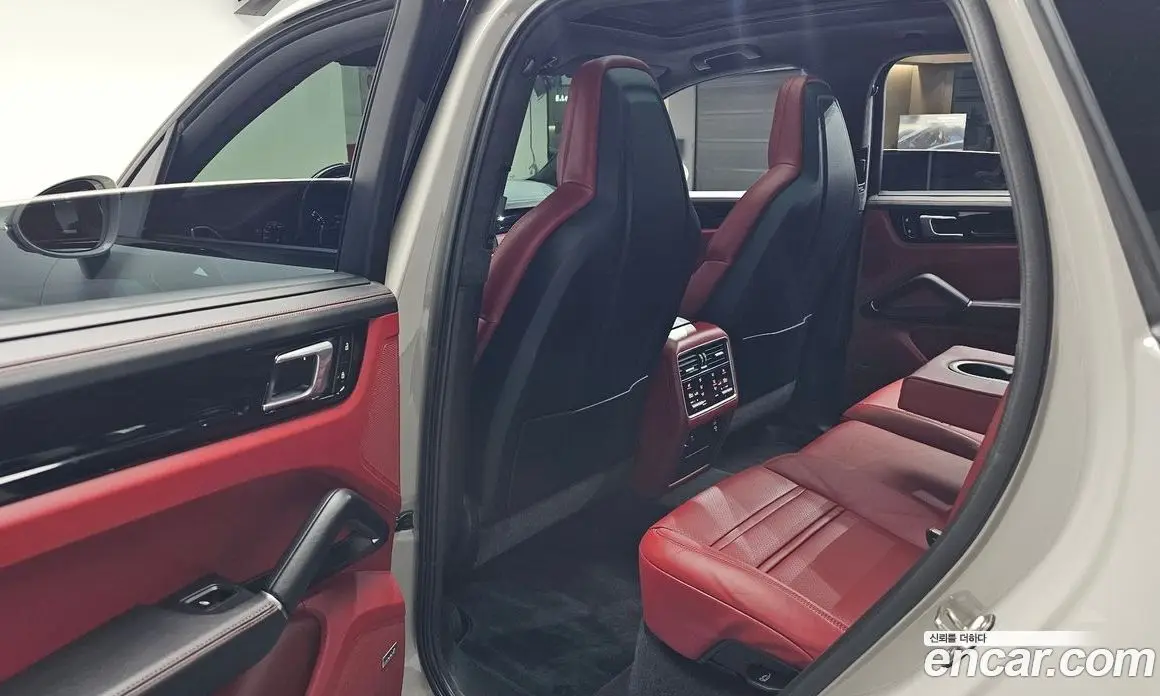 Porsche Cayenne 2023 3.0 автомат (гидро), фото 15