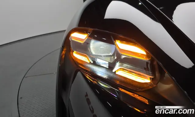 Porsche Taycan 2021 0.1 автомат (гидро), миниатюра 8