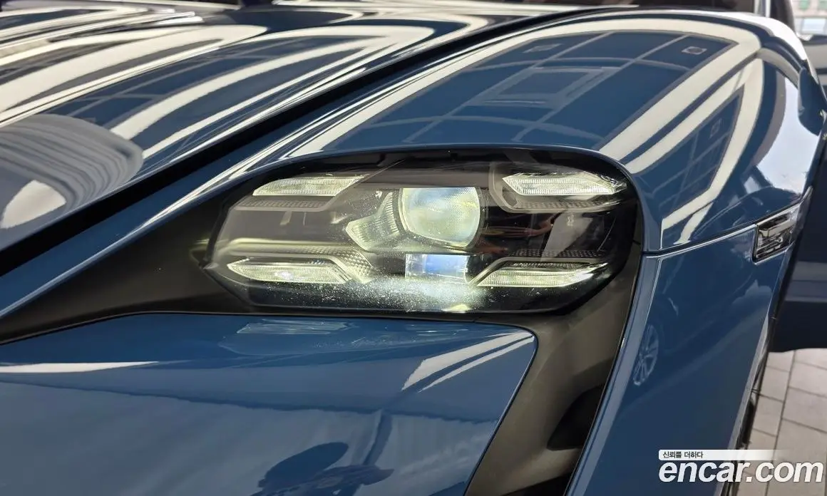 Porsche Taycan 2021 0.1 автомат (гидро), фото 8
