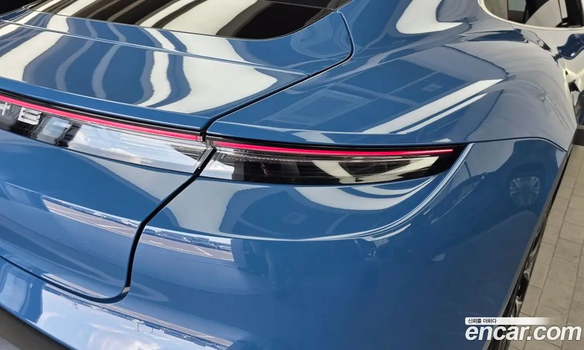 Porsche Taycan 2021 0.1 автомат (гидро), фото 9