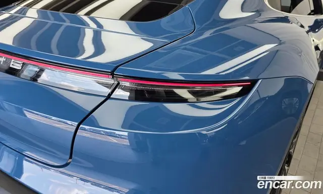 Porsche Taycan 2021 0.1 автомат (гидро), миниатюра 9