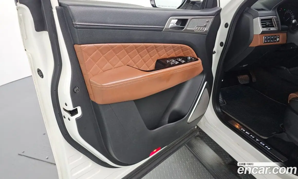 SsangYong Rexton 2017 2.2 автомат (гидро), фото 14