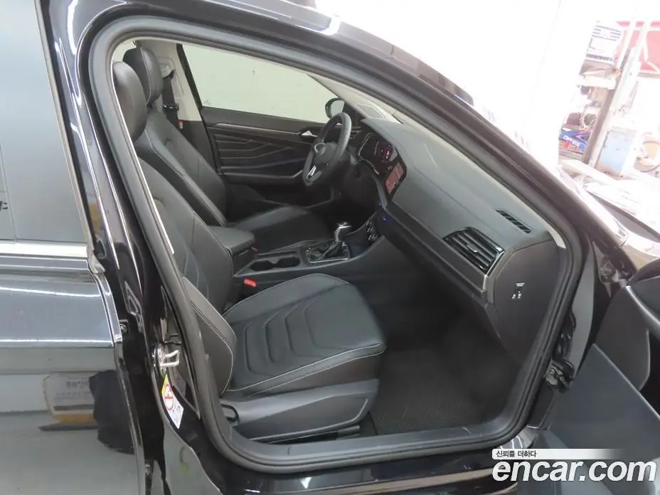 Volkswagen Jetta 2023 1.5 автомат (гидро), фото 9