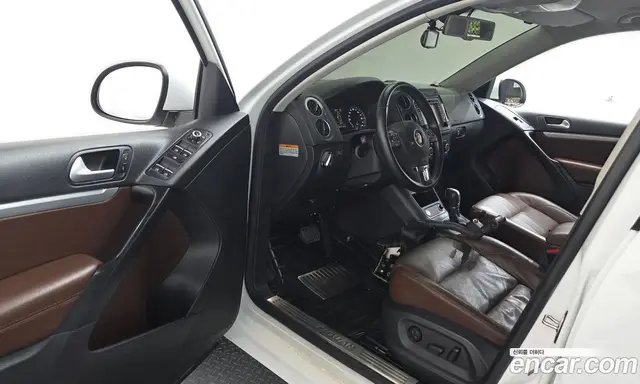 Volkswagen Tiguan 2014 2.0 автомат (гидро), миниатюра 10